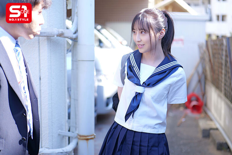 この女子学生、純粋そうに見えて中年教師に恋し、痴●師（他人）にも即沼る。 新木希空 12枚目